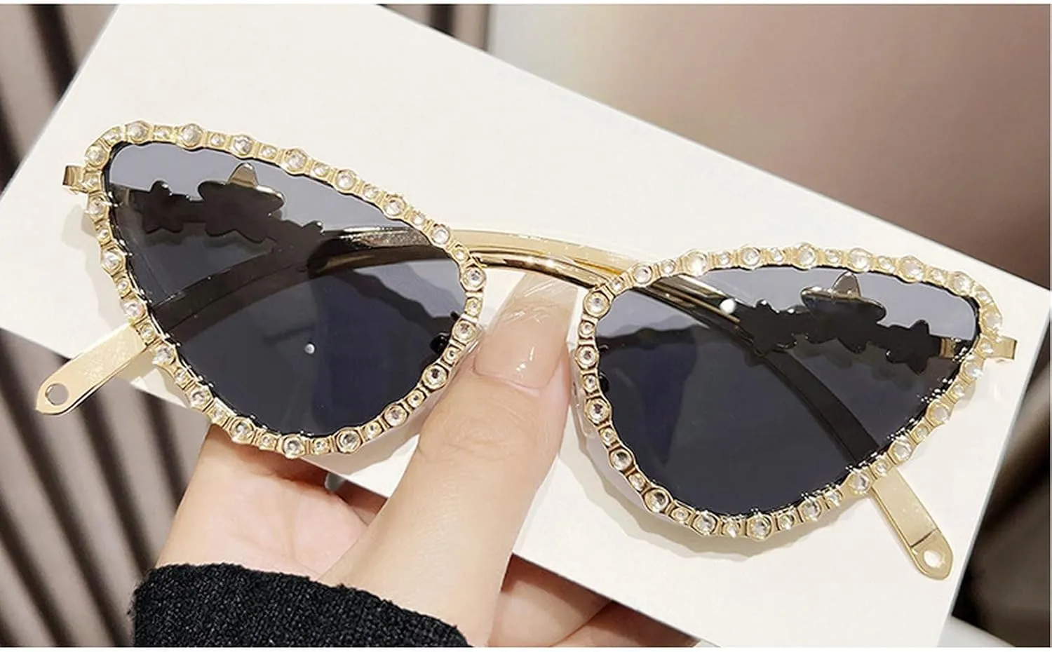 Diamond Sunglasses Women Retro Cat Eye Rhinestone Sun Glasses for Women Vintage Shades Female Sparkling Crystal Sunglasses
